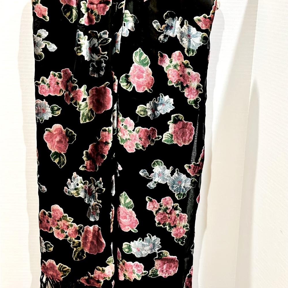 Silk and velvet rose red & green, with blk fringe - Picture 5 of 9